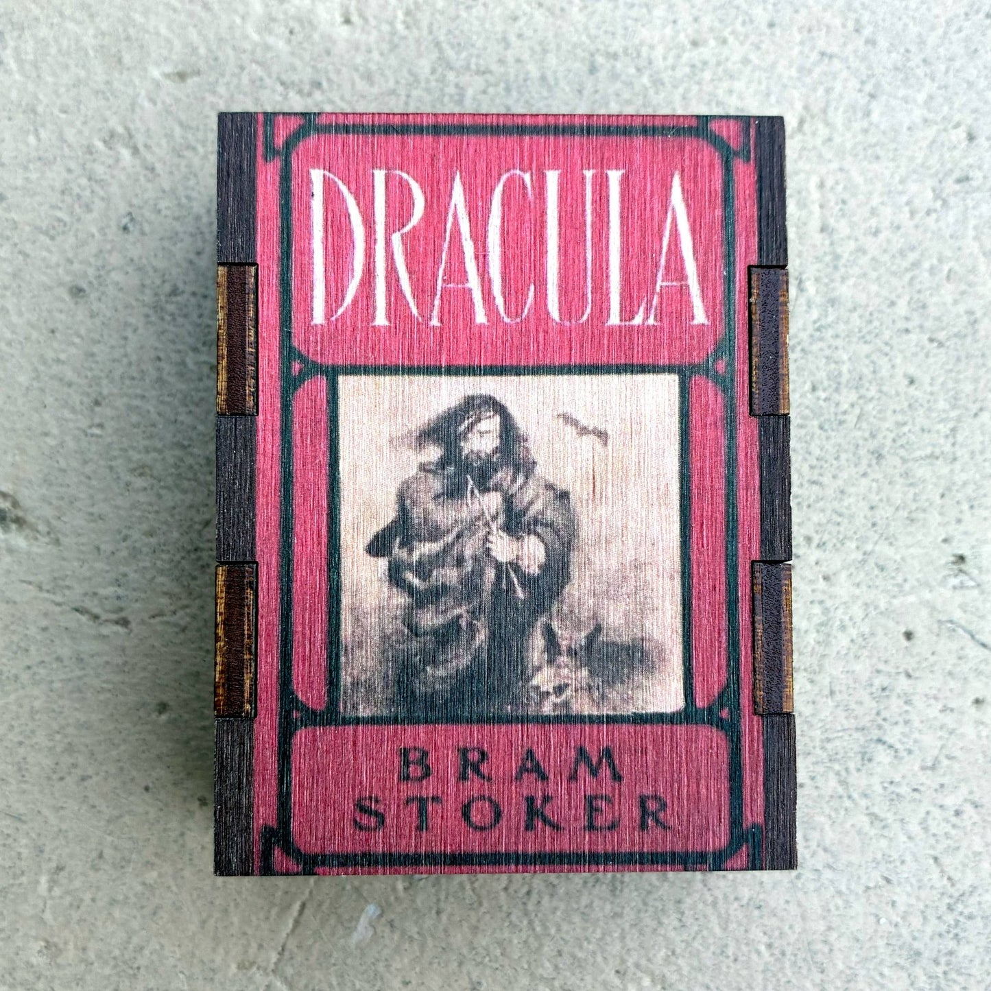Matches • Bram Stokers Dracula Wooden Matchbox • Home Decor - EPOQUE