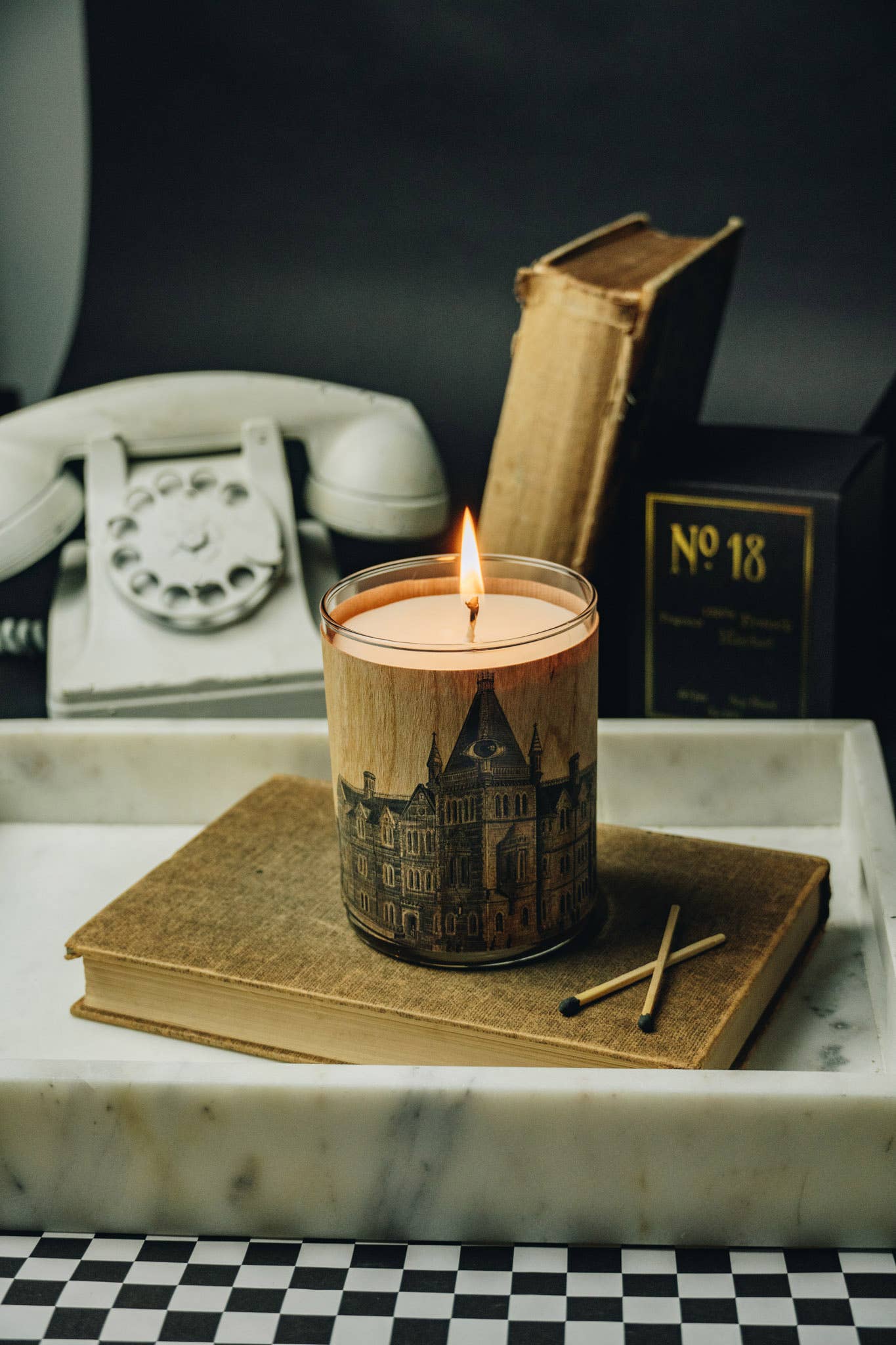 No 18 1920's French Market Candle - EPOQUE