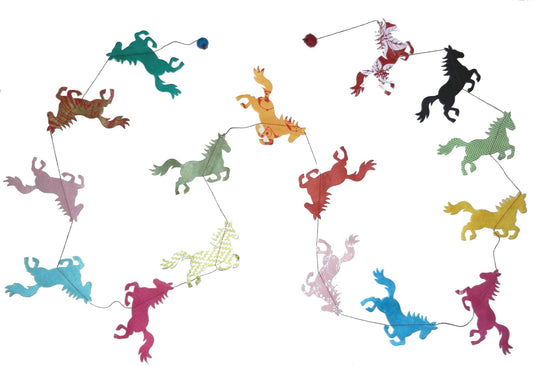 5ft Paper Garland, Horses - EPOQUE