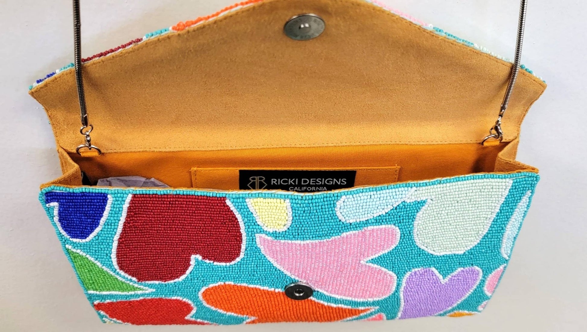 A BEADED BAG HEART CLUTCH - EPOQUE