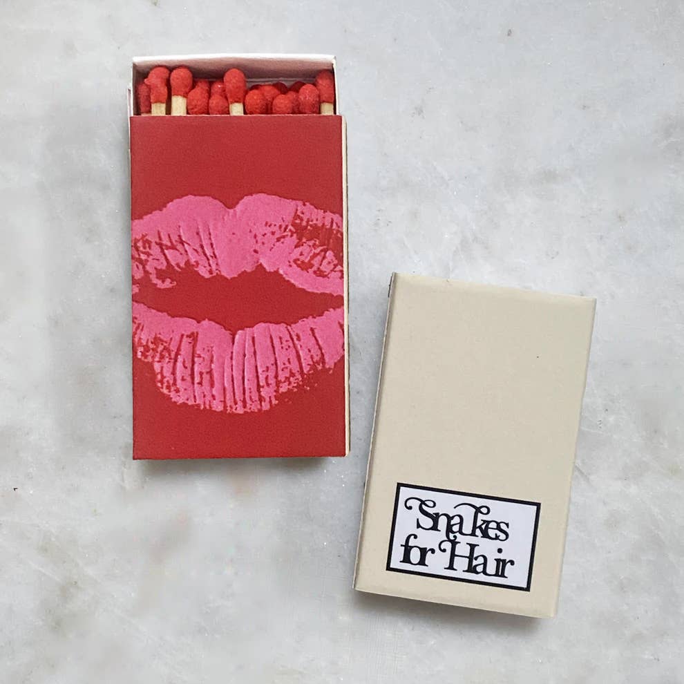 "Kiss Kiss" Matchbox 