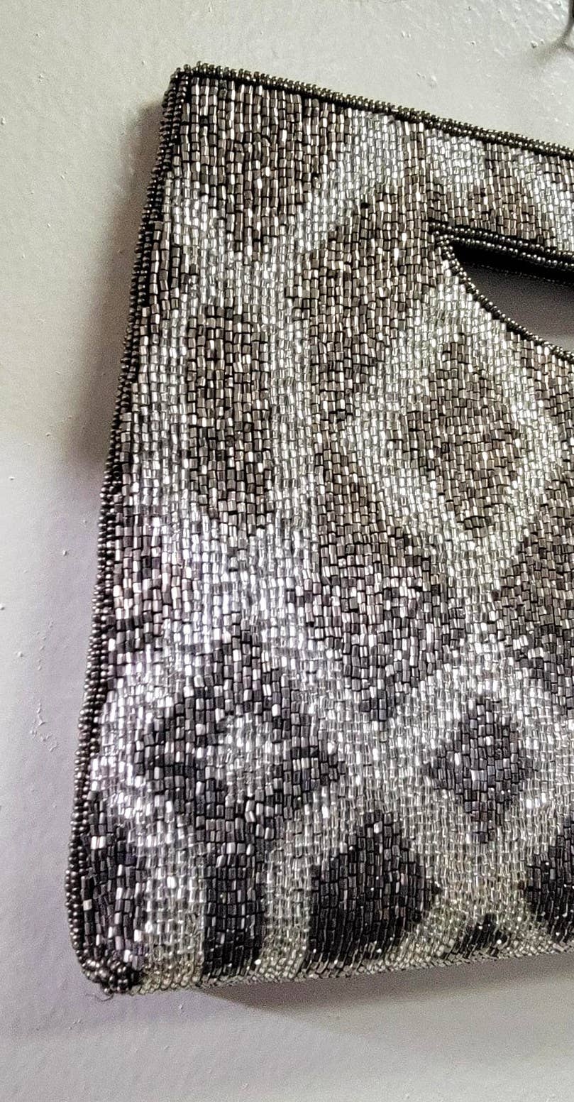 BEADED CUT HANDLE CLUTCH - EPOQUE