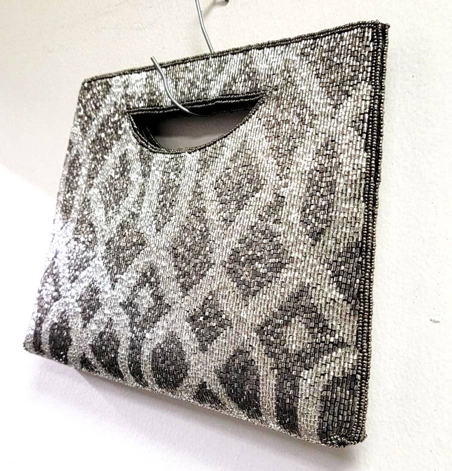 BEADED CUT HANDLE CLUTCH - EPOQUE