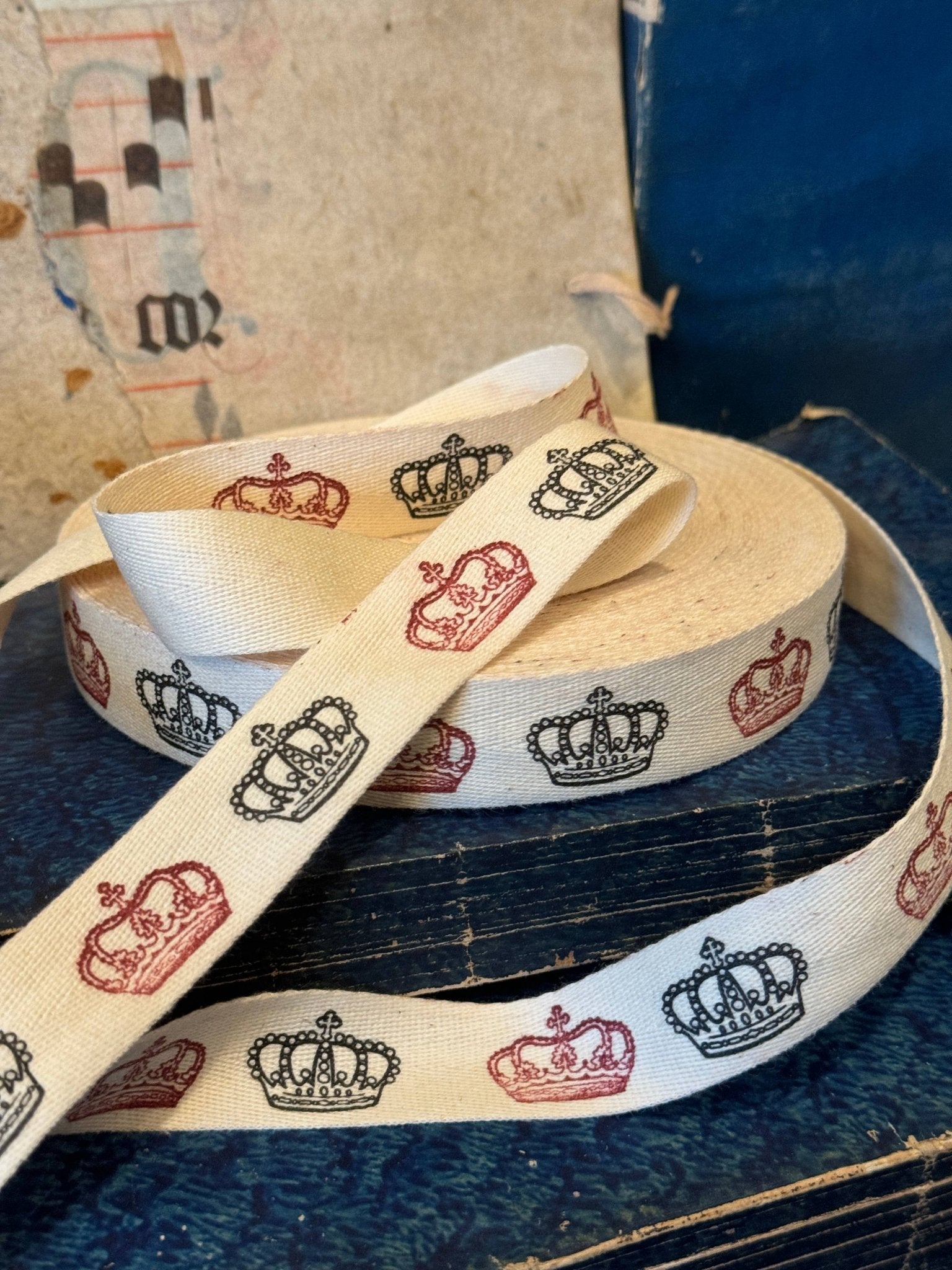 CROWNS Ribbon - EPOQUE