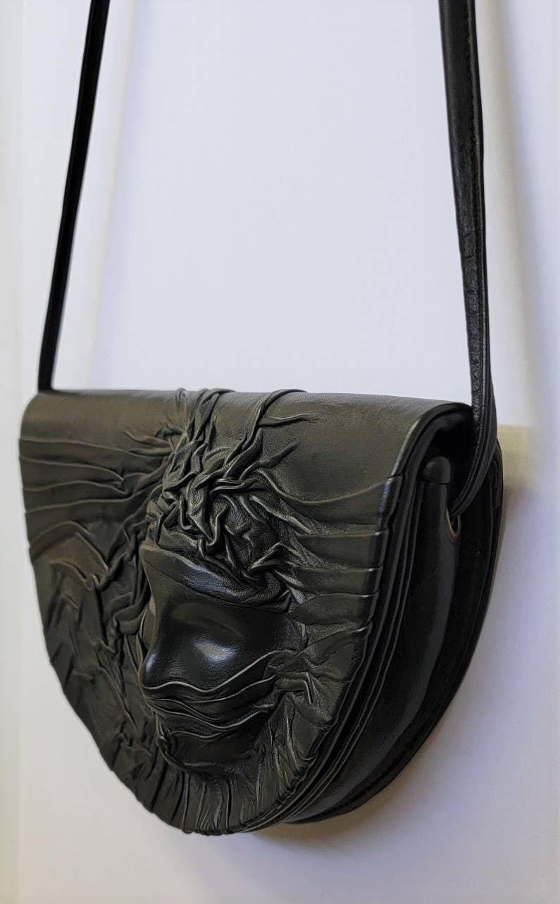 LEATHER 2 D FACE CLUTCH - EPOQUE