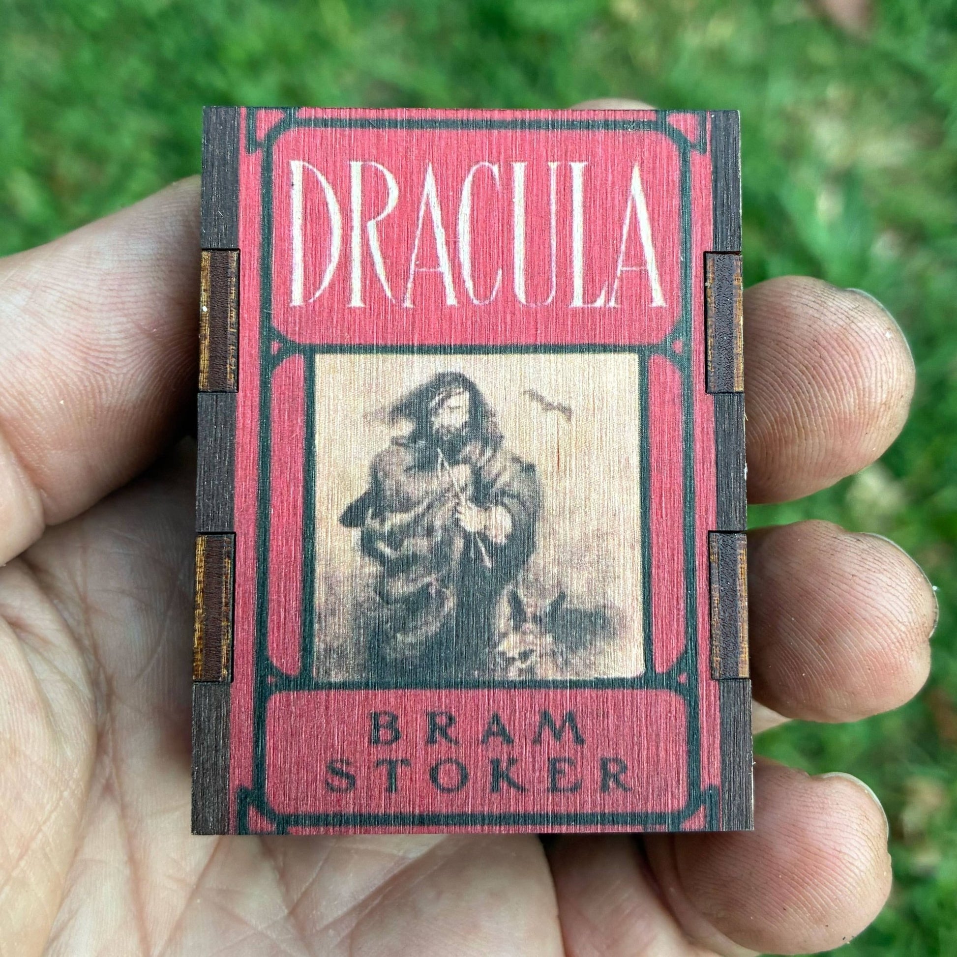 Matches • Bram Stokers Dracula Wooden Matchbox • Home Decor - EPOQUE