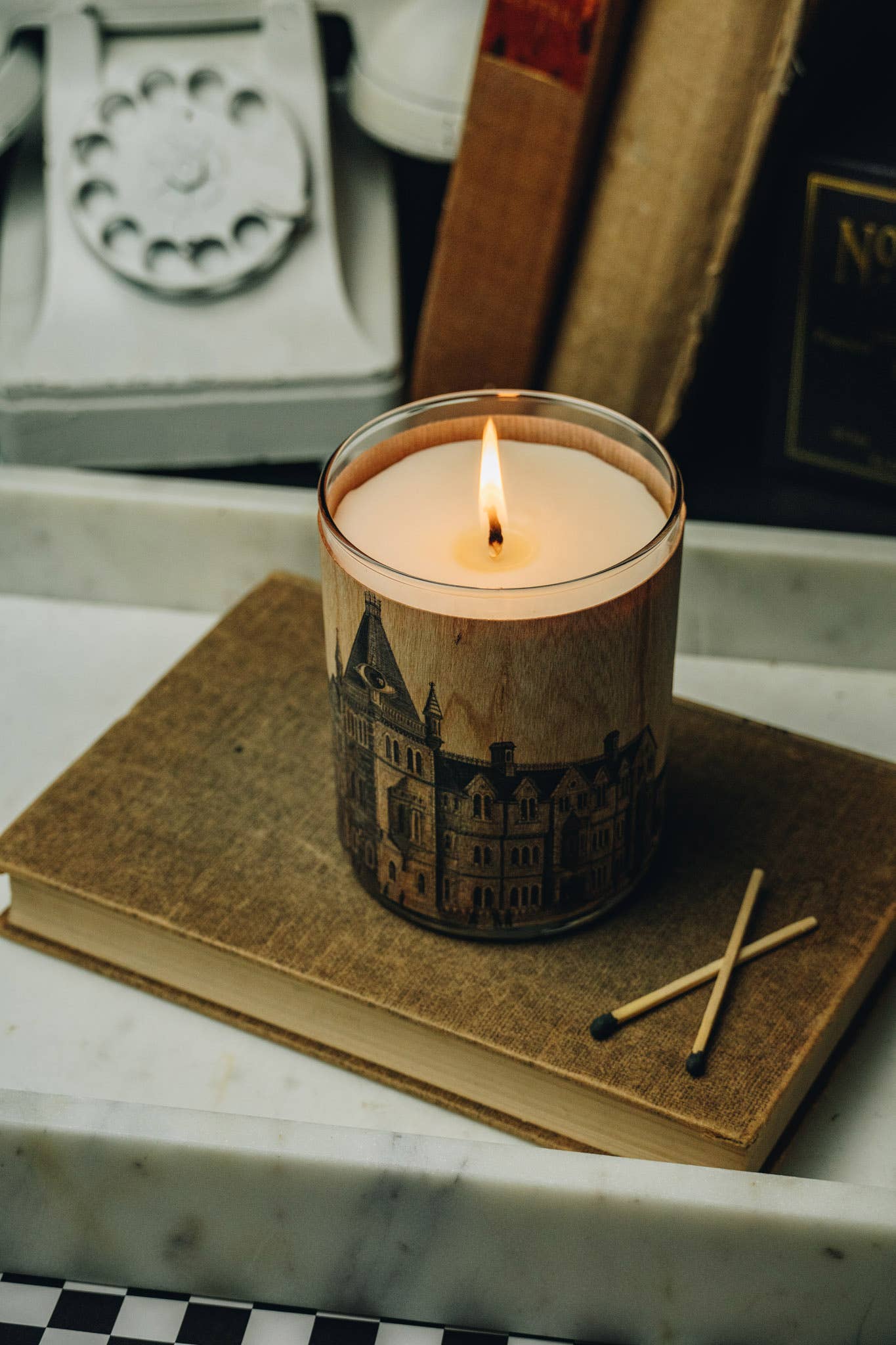 No 18 1920's French Market Candle - EPOQUE