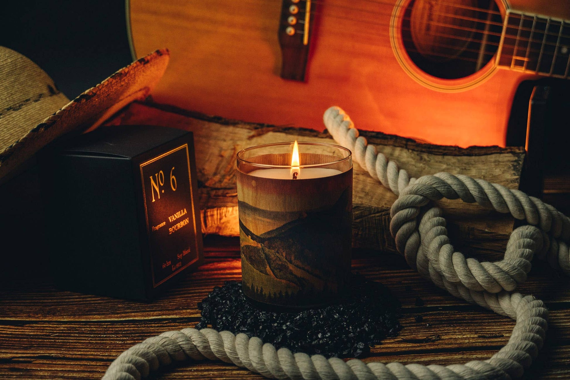 No 6 Vanilla Bourbon Wood Wrapped Candle - EPOQUE