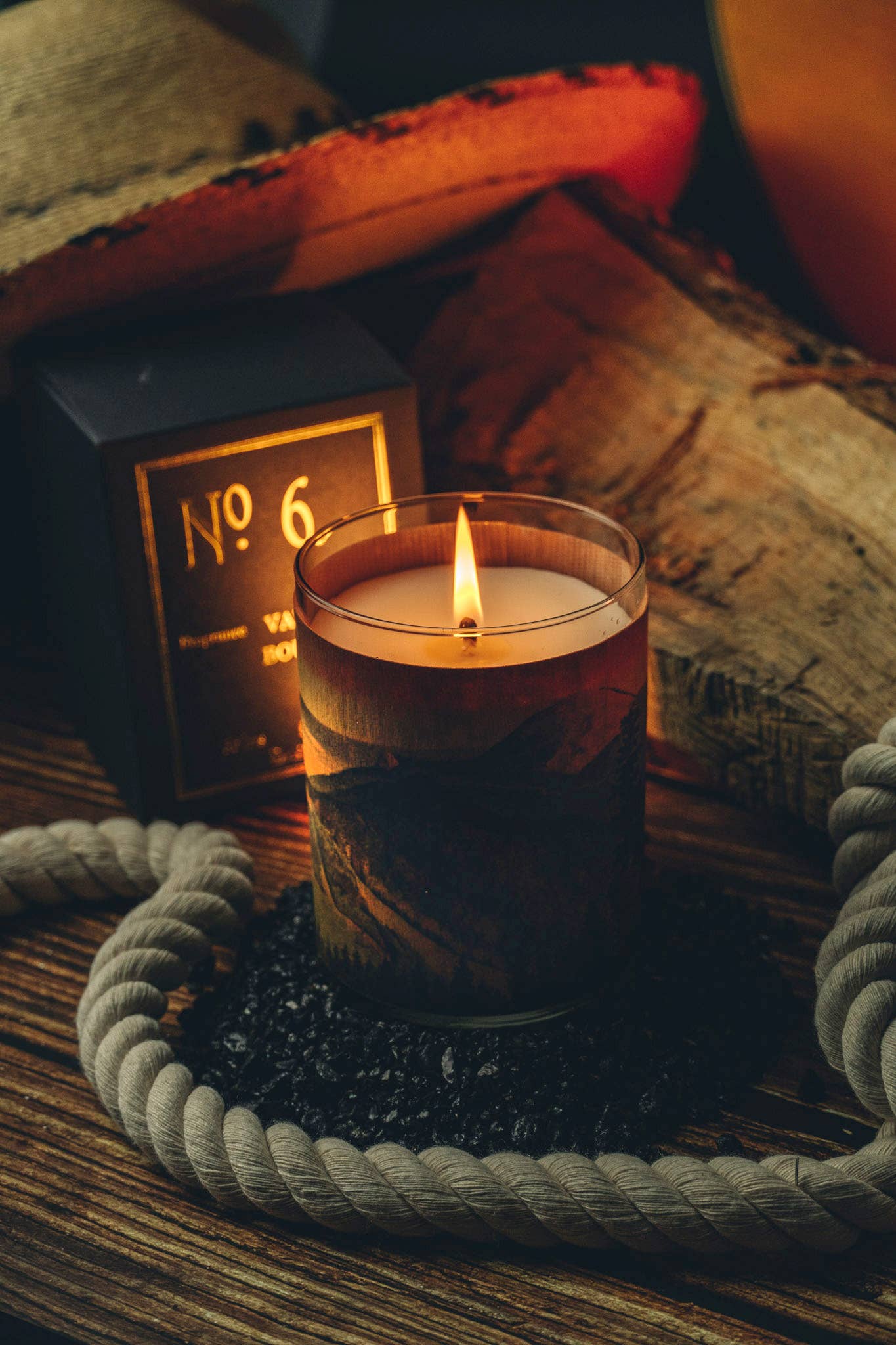 No 6 Vanilla Bourbon Wood Wrapped Candle - EPOQUE