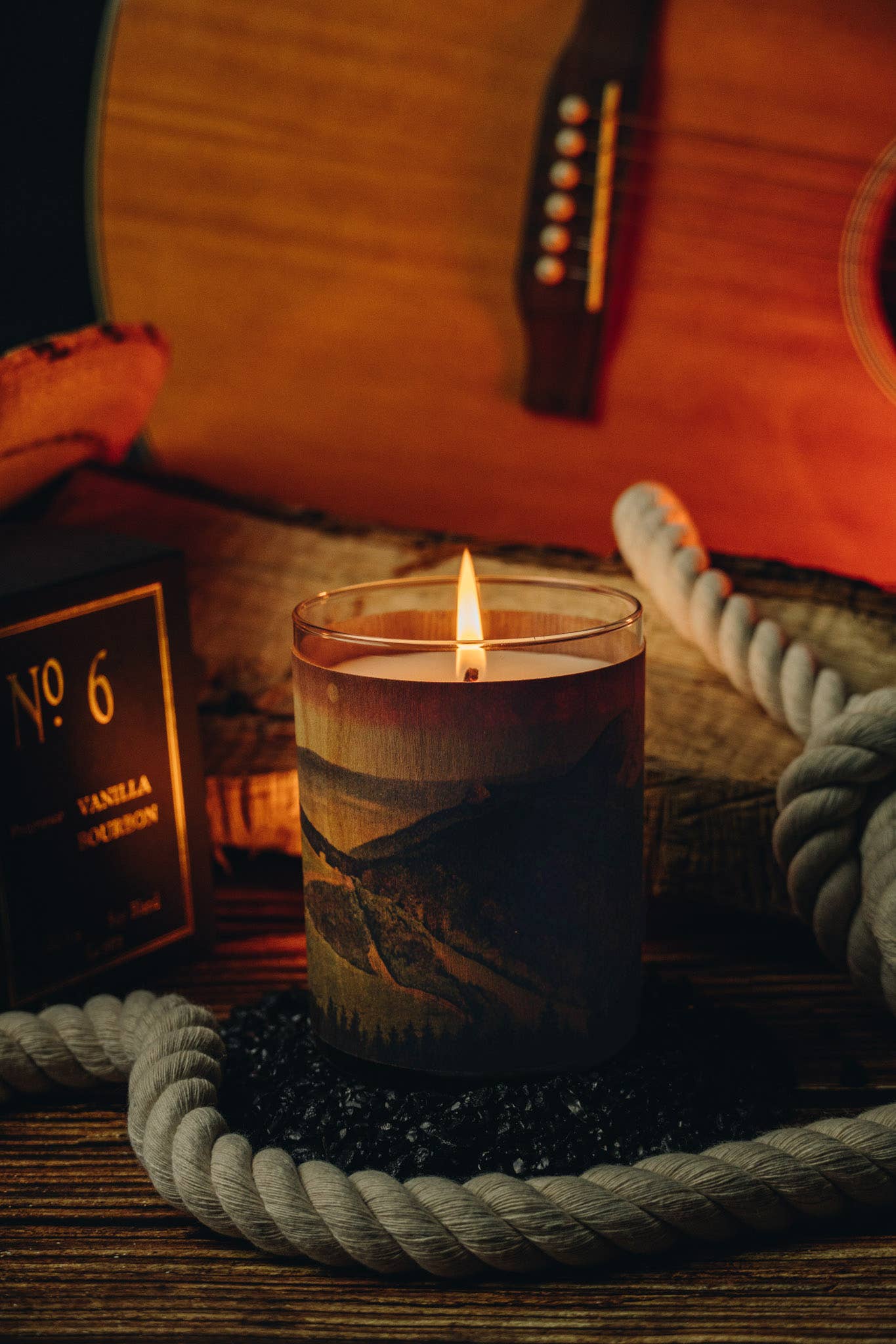 No 6 Vanilla Bourbon Wood Wrapped Candle - EPOQUE